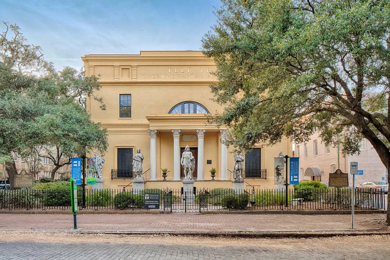 Savannah Lez Frederick Holiday home